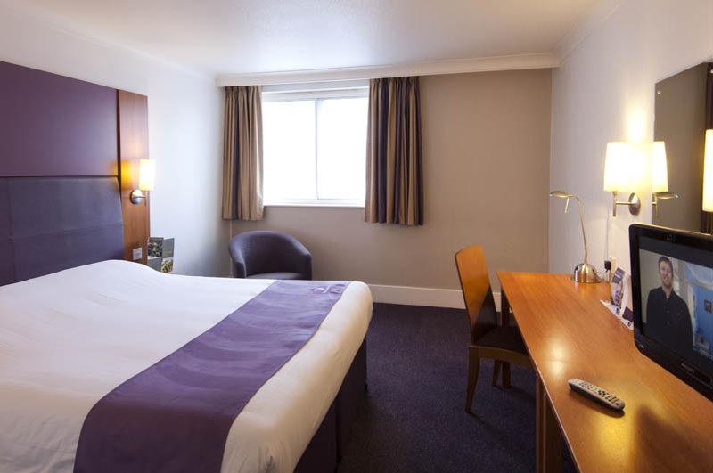 Premier Inn Kilmarnock Exteriör bild